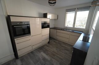  Appartement à louer 4 pièces 76 m²