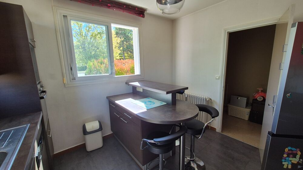 Pavillon Plain-Pied sur terrain clos et arboré, 3 chambres, proche bus et commerces