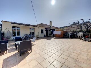  Immeuble � vendre 442 m�