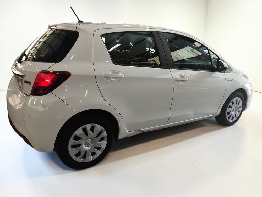 Yaris HYBRIDE 100H DYNAMIC BA 5P 2015 occasion 06640 Saint-Jeannet