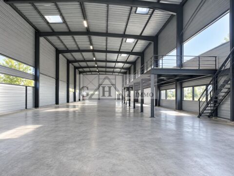   Local d'activité de 550 m² à 1100m² à vendre à ENNERY 