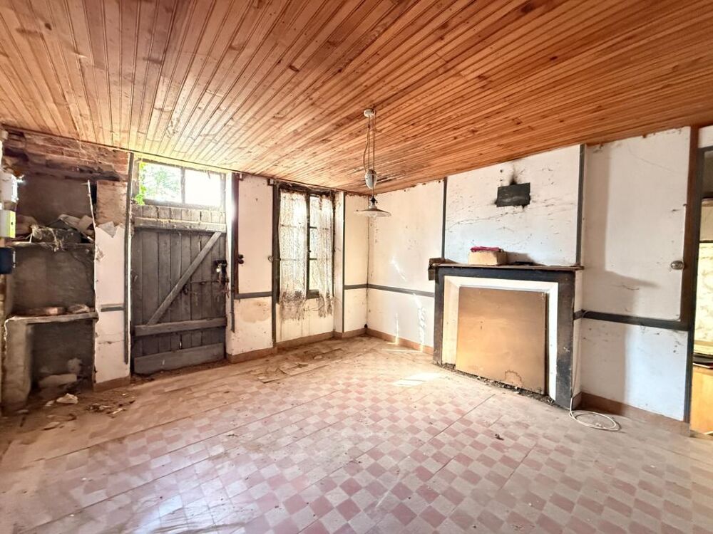 Vente Maison EN EXCLUSIVITE ! Ancienne petite ferme à restaurer 66m² avec dépandances terrain 2238m² 24500€ Saint plantaire