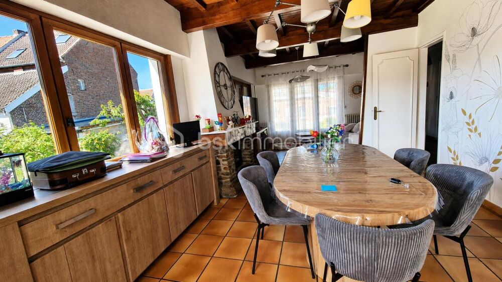 Pavillon individuel avec grand garage, jardin