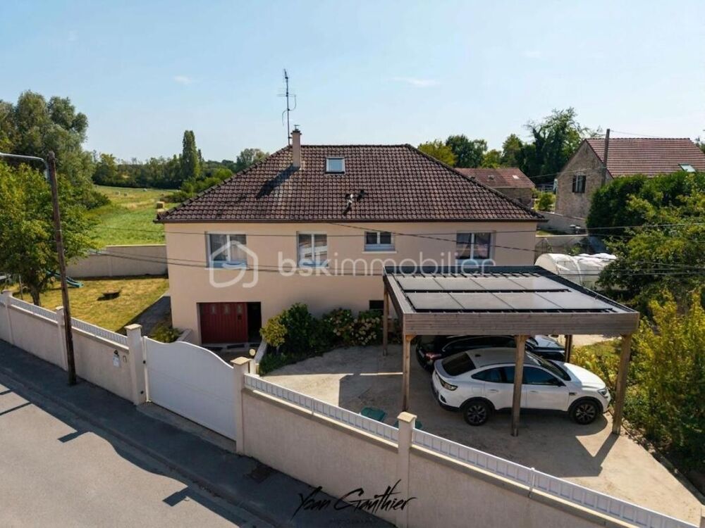 Vente Maison Maison familiale rénovée – 5 chambres – Sous-sol total – Vue sur les champs et la forêt Fontenay les briis