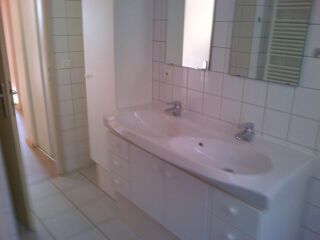  Appartement à louer 3 pièces 76 m²