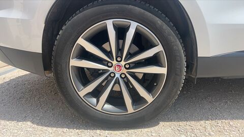 F-PACE 30d 3.0D V6 AWD 300cv Pure 2017 occasion 41120 Ouchamps
