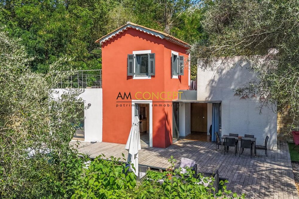 Vente Maison Exclusivité. Villa contemporaine au design soigné. Piscine, gr Contes