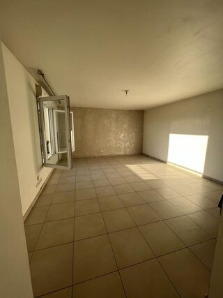  Appartement à louer 3 pièces 74 m²