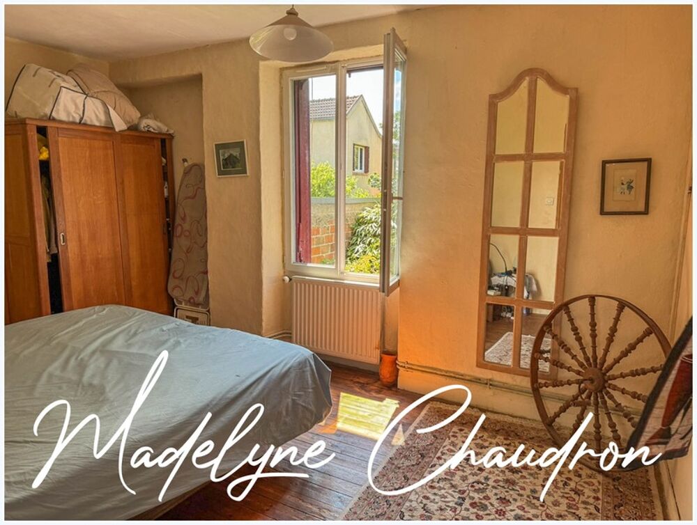Maison en pierre de 4 chambres avec jardin au bord de la Juine, en plein coeur de Janville-sur-Juine."