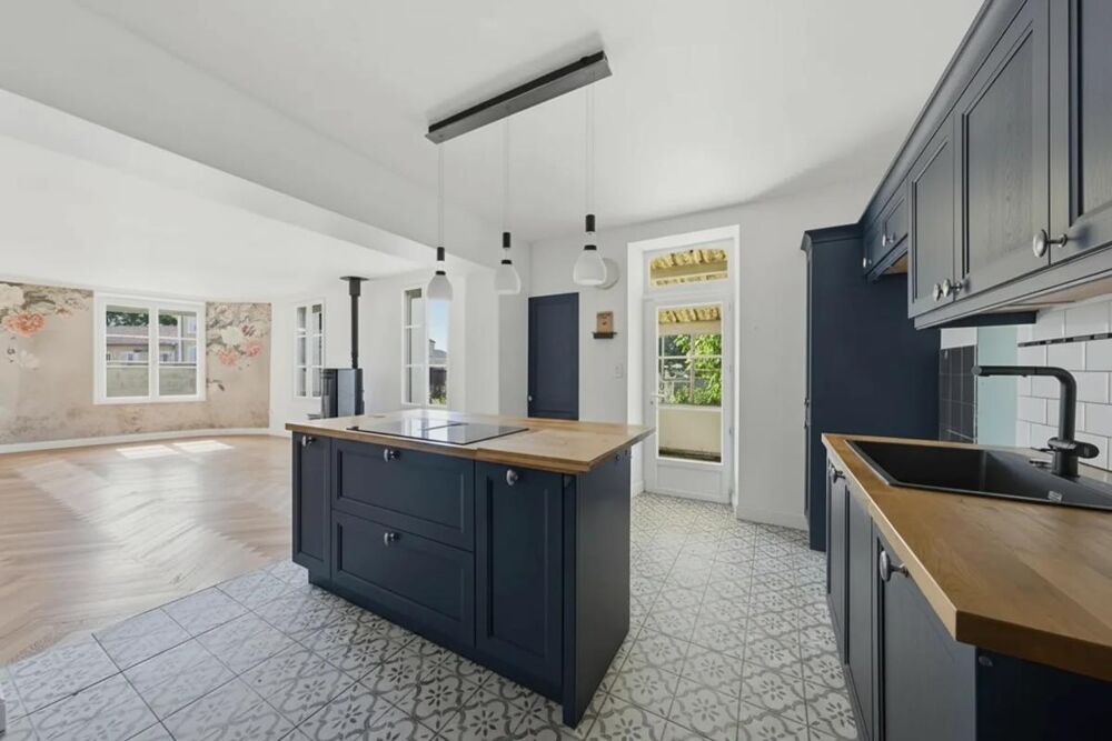 Maison 6 pièces 172 m² · à Saint Yzan de Soudiac · 172 m² · 187 000 €