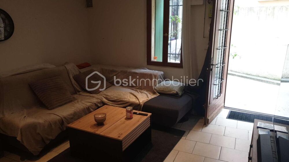 Vente Maison Centre Ville Historique Saint Gilles (Dept 30 GARD ) A vendre Maison de village Type 3 63 M2 Salon Sejour Cuisine / 2 chambres / Saint gilles