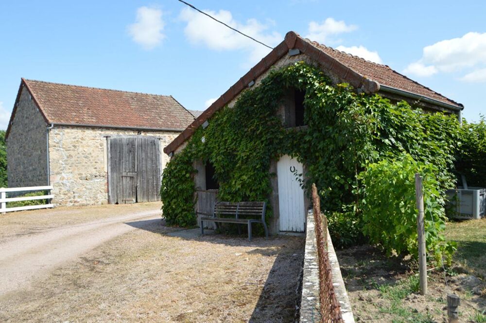 Propriété avec 2 maisons, dépendances et terrain sans vis-à-vis Montmort 260 m2