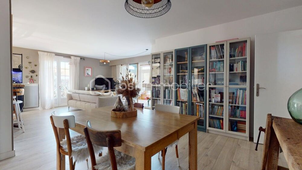 ? Nieul-lès-Saintes  Plain-pied  3 chambres  Piscine  Terrain 1 362 m²
