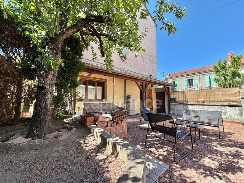 APPARTEMENT 61 M2, 2 CHAMBRE, COUR DE 80 M2, GARAGE, FIBRE OPTIQUE, DOUBLE VITRAGE + VOLETS ROULANTS, CAVE DE 31 M2, FAIBLE CHAR