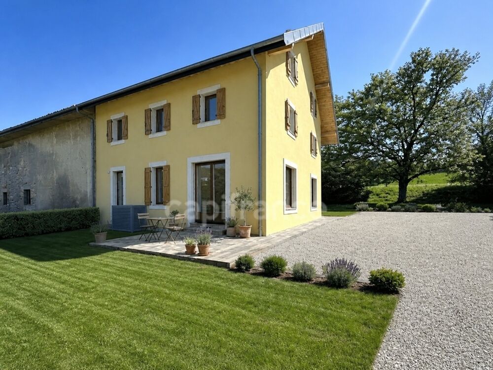 Maison mitoyenne triplex entièrement rénovée - CERCIER (74)