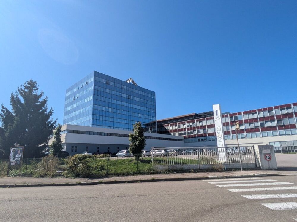   A LOUER - BUREAUX à Besançon 