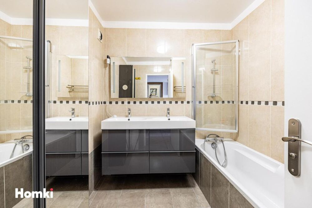 Appartement T3 de 80 m² à Puteaux 92800, Quai de Dion Bouton