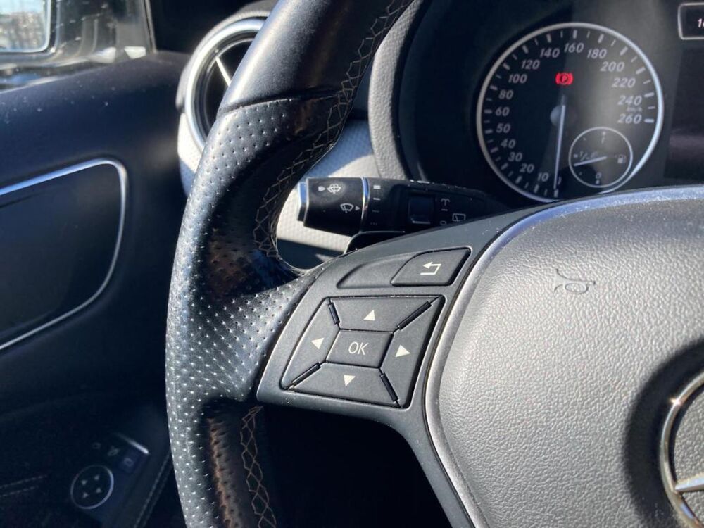 Classe B 200 SPORT - 7G-DCT ENTRETIEN MERCEDES ORIGINE FRANCE 2015 occasion 14650 Carpiquet