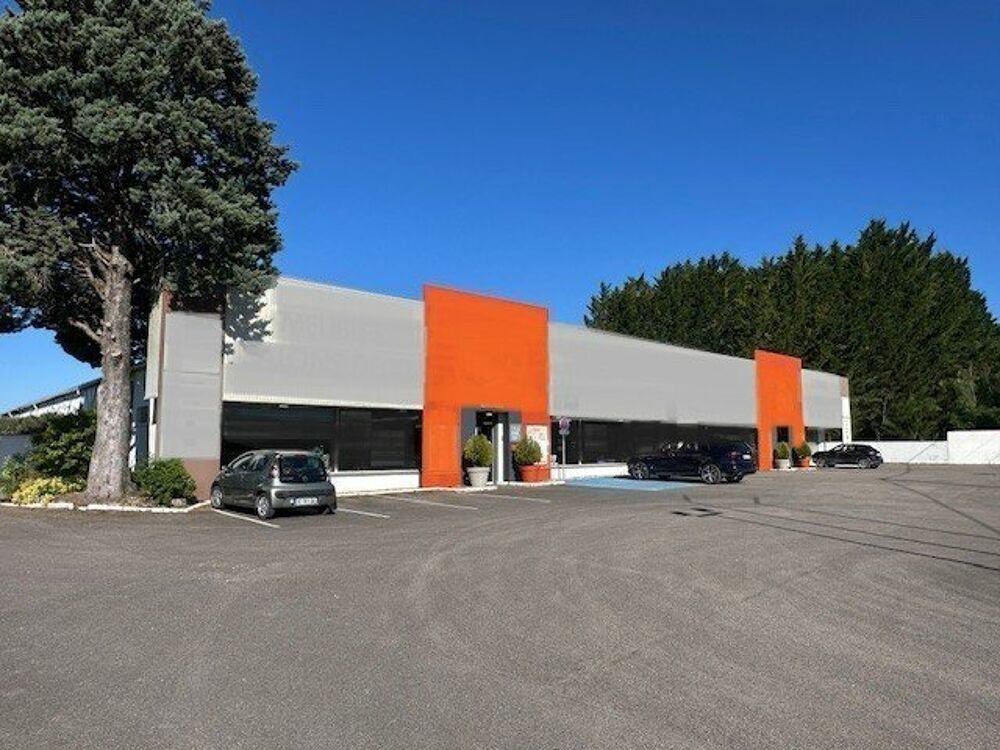   A VENDRE - ENSEMBLE IMMOBILIER 