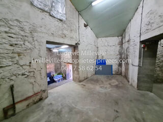 Remise / Grange à vendre 4 pièces 184 m²