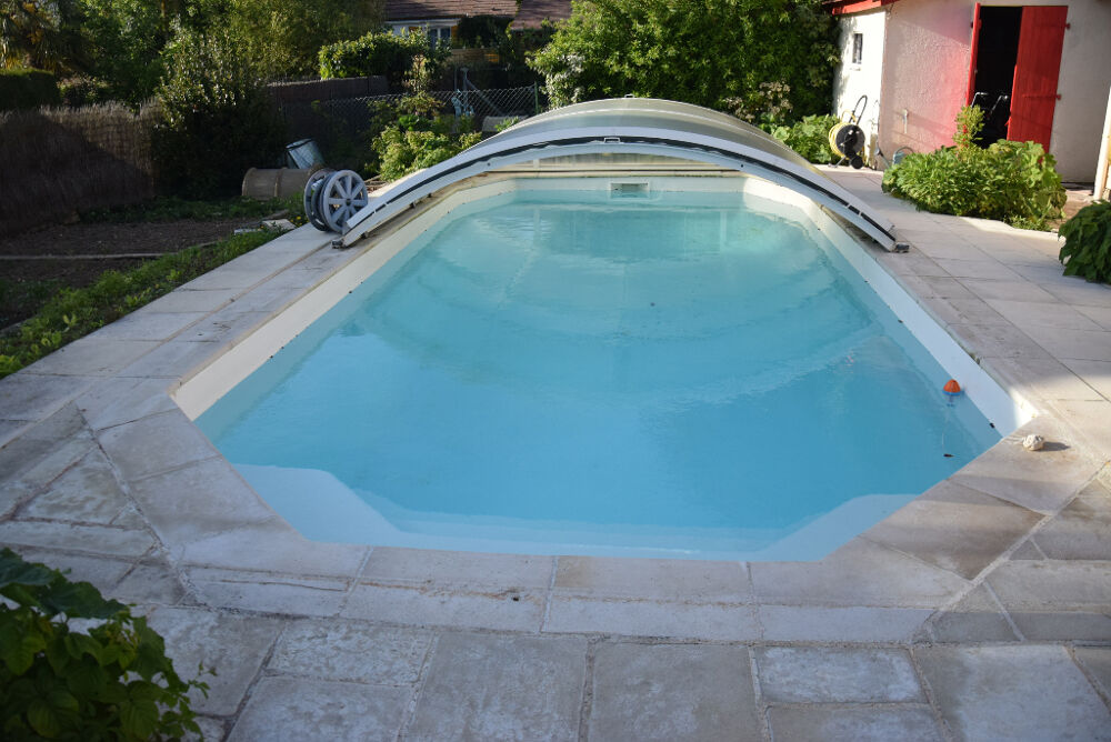 Vendôme pavillon récent et très économique (DPE A) avec piscine couverte