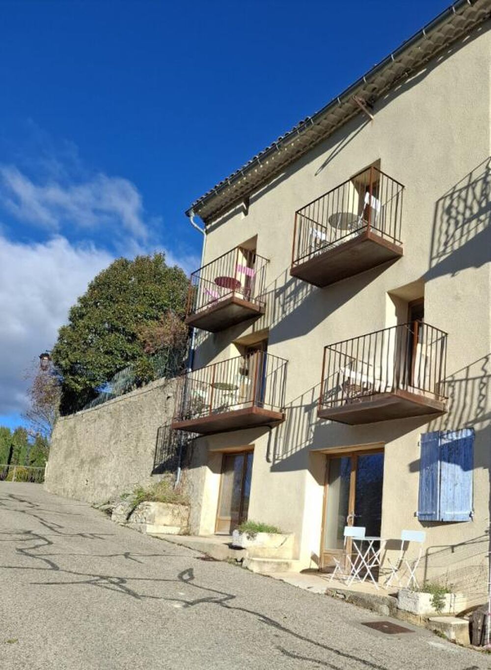 Vente Maison MAISON DE VILLAGE RENOVEE 7 PIECES 184 M² AVEC BALCONS AUX CHAMBRES, UN APPARTEMENT T2 INDEPENDANT DE 30 M² AVEC UNE TERRASSE 24 Aurel