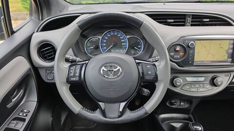 Yaris 1.5 VVTi 100 Hybrid E-CVT Collection - Automatique 2017 occasion 82000 Montauban