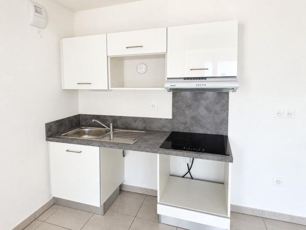 Location Appartement T2 avec parking et terrasse à Arles Arles