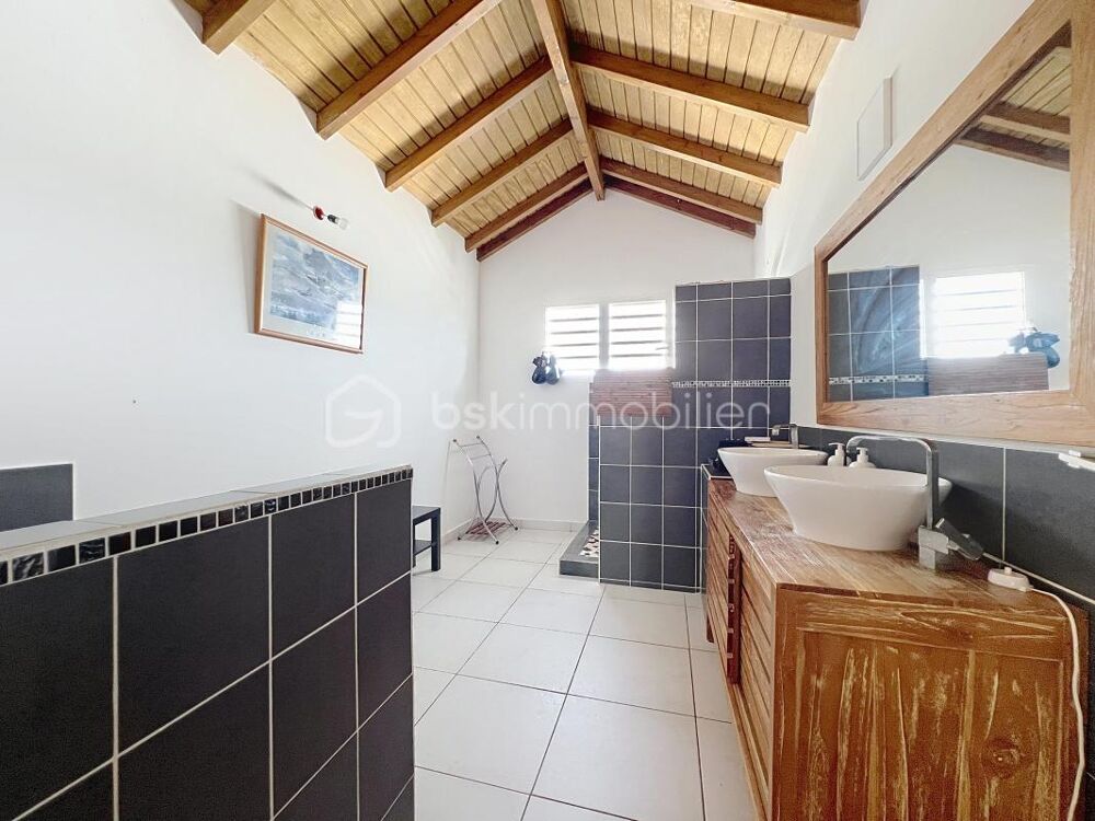 � vendre  Villa Sainte-Anne (97180)