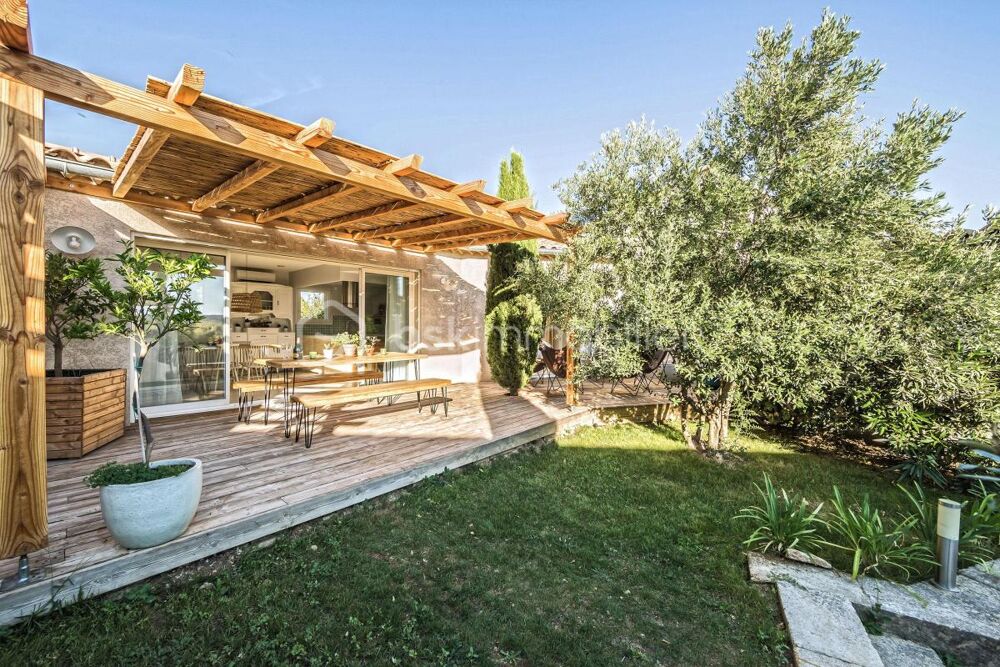PROPRIETE DE CARACTERE Entre Uzès, Avignon et le Pont du Gard