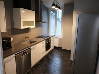  Appartement à louer 4 pièces 82 m²