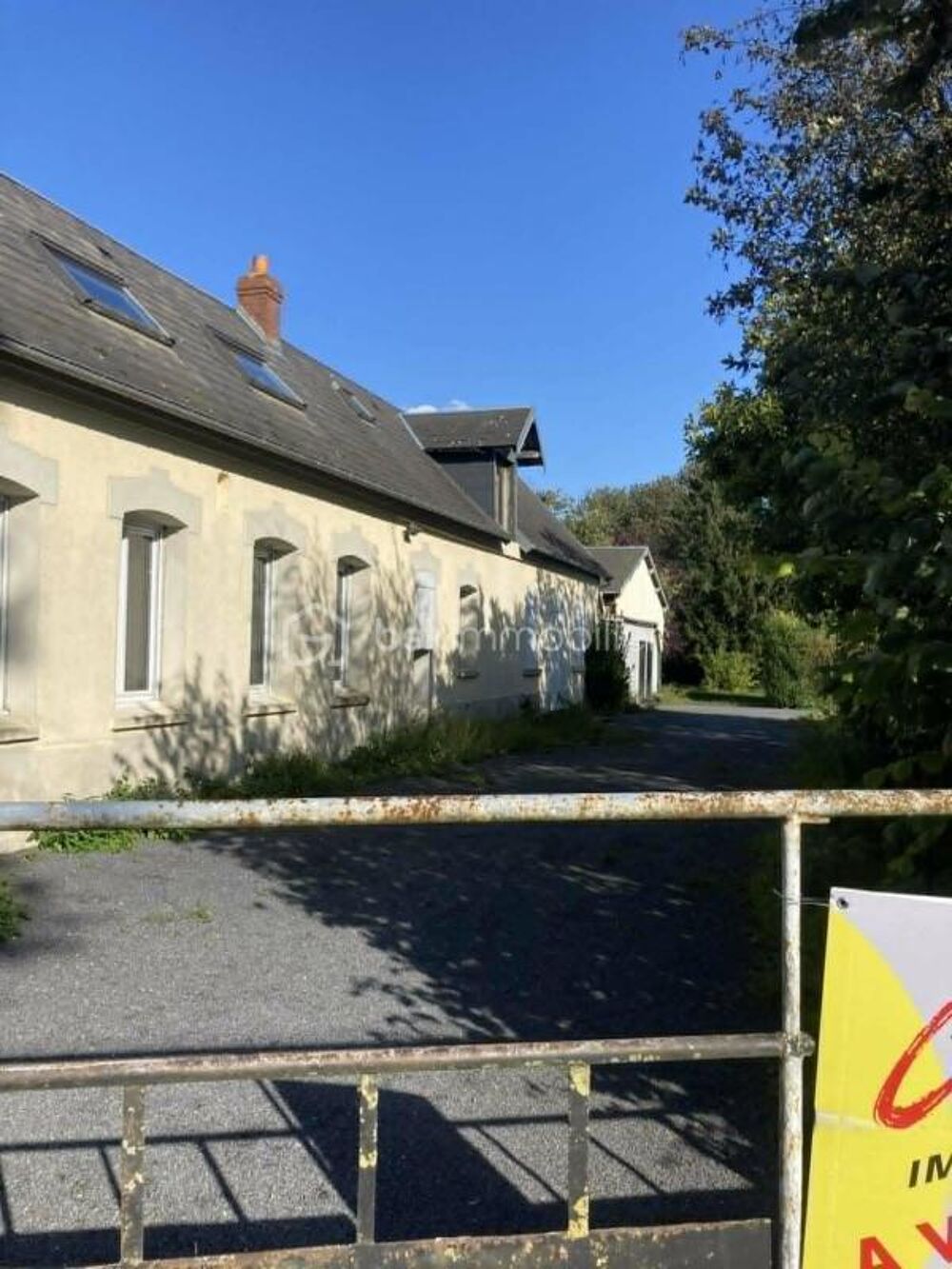 Vente Maison Longère de 125m² à rénover avec atelier, garage et dépendance de 80m² sur un terrain de 1455m² Morval