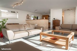 Vente Maison Maison 6 pieces de 175m² avec piscine et carpot - Pessac Pessac