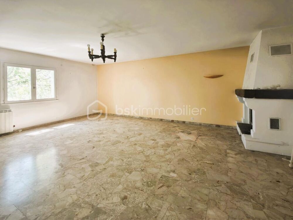 Vente Maison Propriété de caractère composée de deux logements, vastes dépendances et potentiel foncier Saint pantaleon les vignes