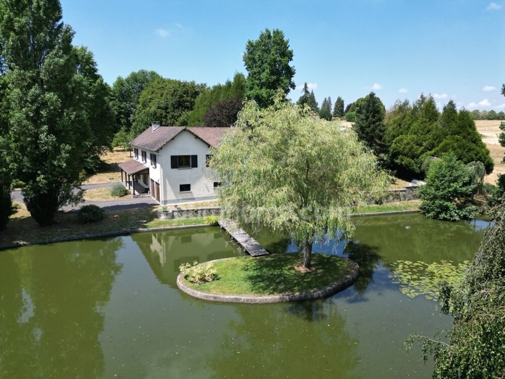 Maison individuelle 4 chambres avec bassin d'agrément et 1 hectare de terrain