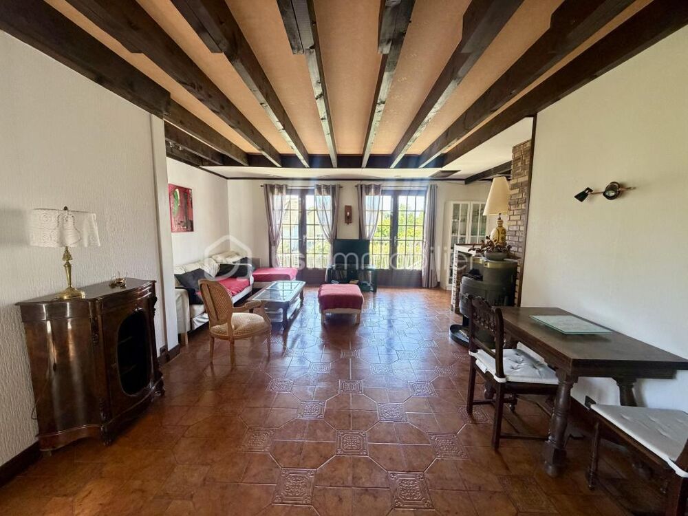 Maison familiale dexception T10 289m2 terrain 1002m2