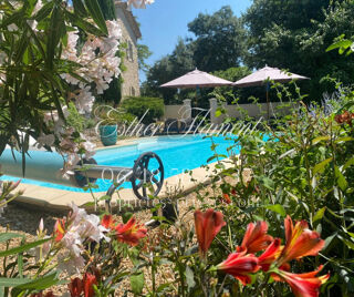  Propri�t�/ch�teau � vendre 10 pi�ces 292 m�