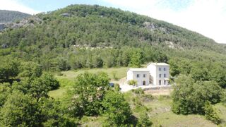  Propriété/château à vendre 7 pièces 204 m²