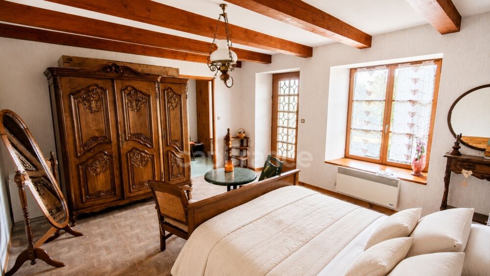 Maison de caractère 165 m²  4 chambres  Suite indépendante  Piscine  Source privée  Terrain 1 499 m