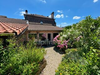  Maison  vendre 9 pices 208 m