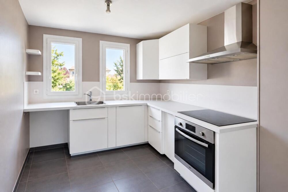 Vente Appartement Appartement T3 avec balcon et garage Voisins le bretonneux