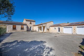  Villa à vendre 15 + pièces 260 m²