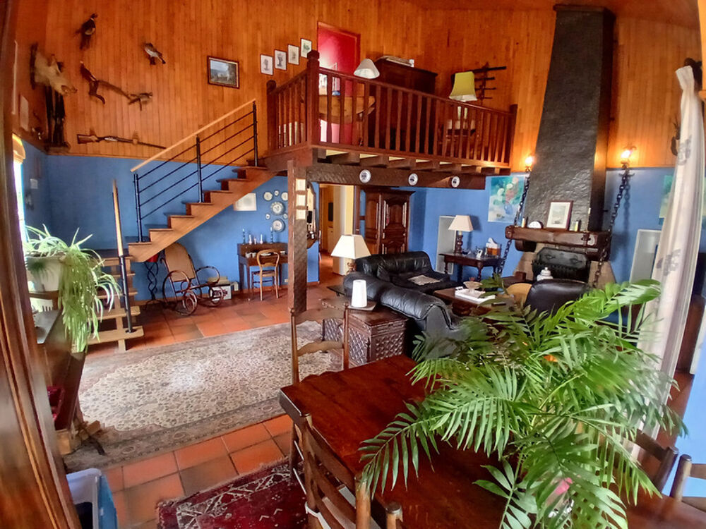 Maison 6 pièces 183 m² · à Haux · 183 m² · 210 000 €