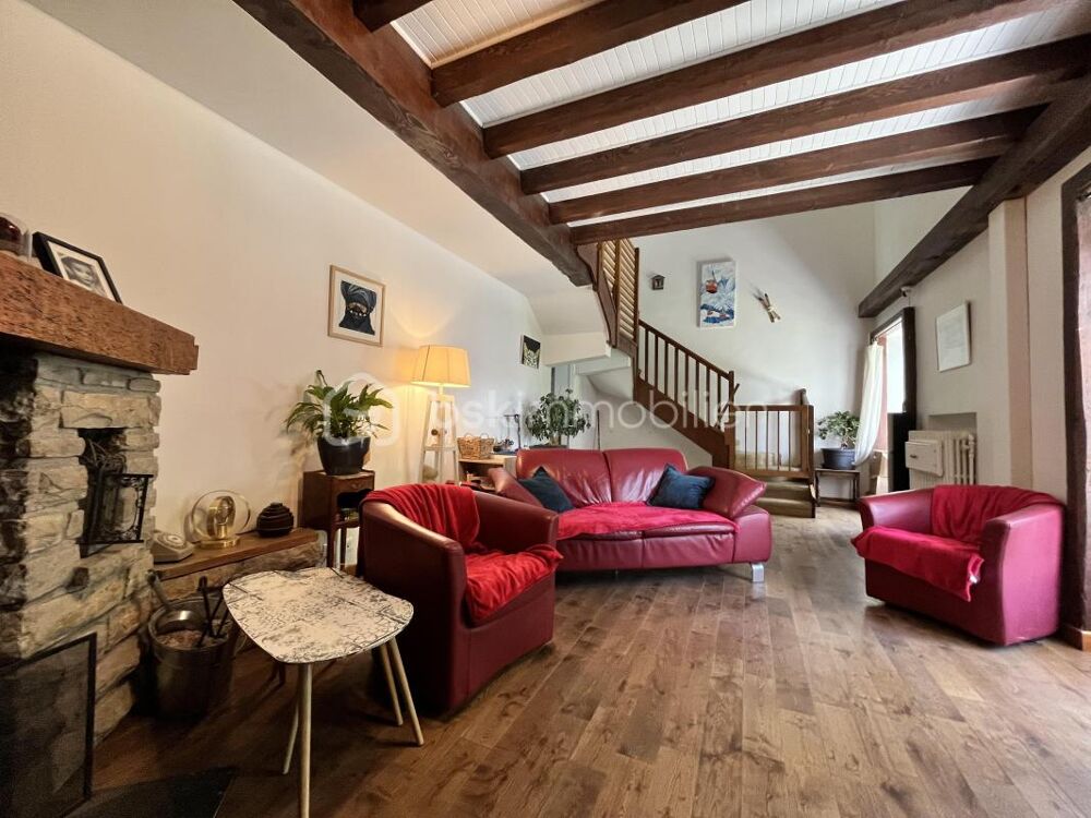 Ancienne ferme rénovée 4 chambres  Terrain 1 700 m²  Entrelacs