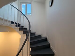  Immeuble à vendre 8 pièces 166 m²