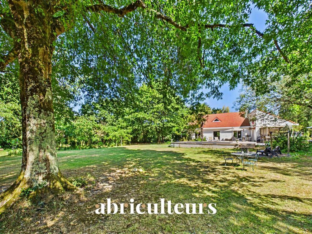 Belle maison idéale pour la famille avec grand jardin, terrasse et piscine en vente à Sautron (44880)