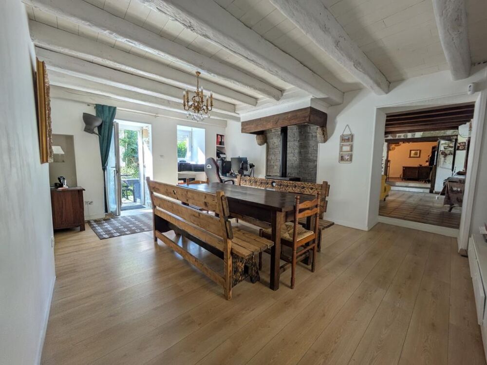 MAISON EN PIERRE AVEC FORT POTENTIEL - 173m -3 CHAMBRES +2 MEZZANINES