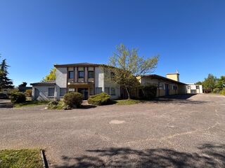   BÂTIMENT D'ACTIVITÉ INDÉPENDANT À LOUER – 1 991 m² – TERRAIN 4 500 m² – ACCÈS A89 IMMÉDIAT – Lentilly Lentilly