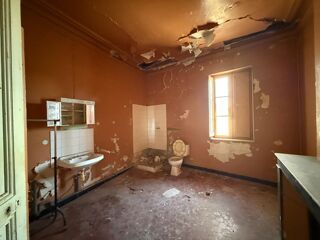  Immeuble � vendre 15 + pi�ces 900 m�