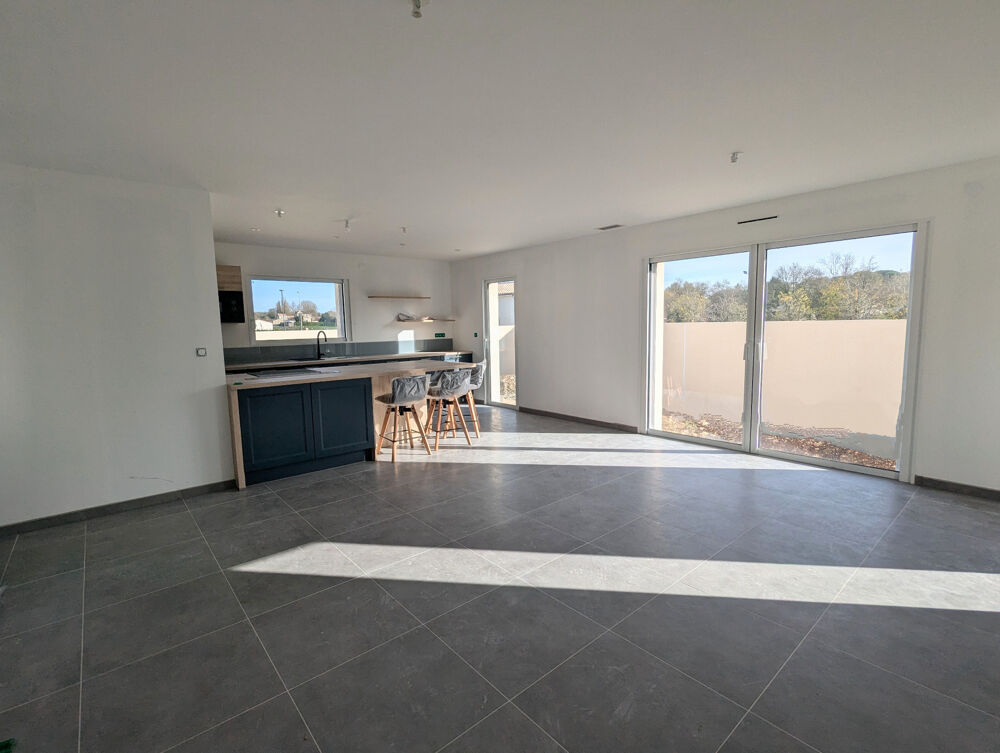 Maison à vendre FLEAC Maison neuve avec un grand espace de vie, quatre chambres et garage